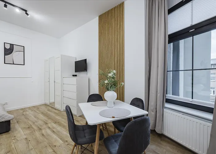 Center By Kramm - Mieszkanie W Sercu Poznania アパート